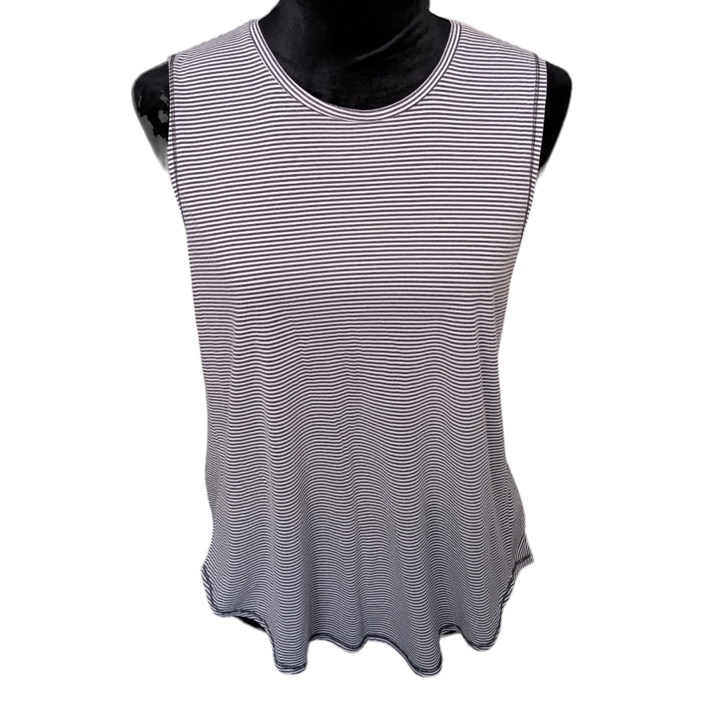 Xersion Mesh Panel Work Out Top Women's Size Medium